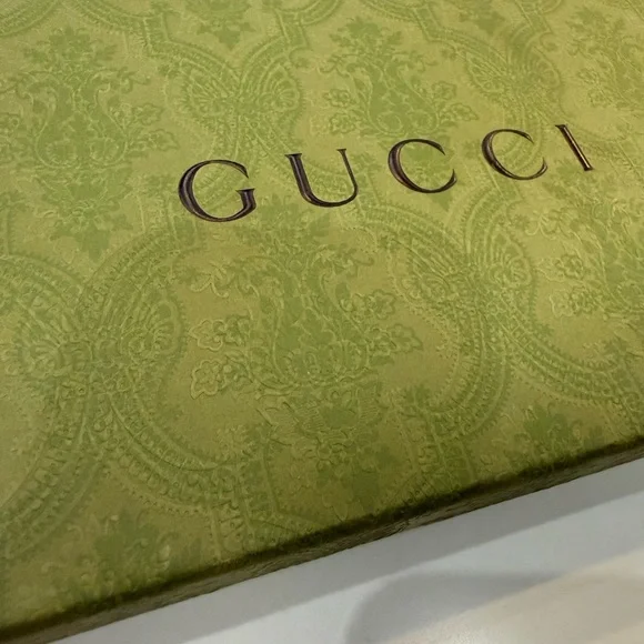 Gucci Kids Pastel Striped Tee with Bunny Design - Picture 6 of 10